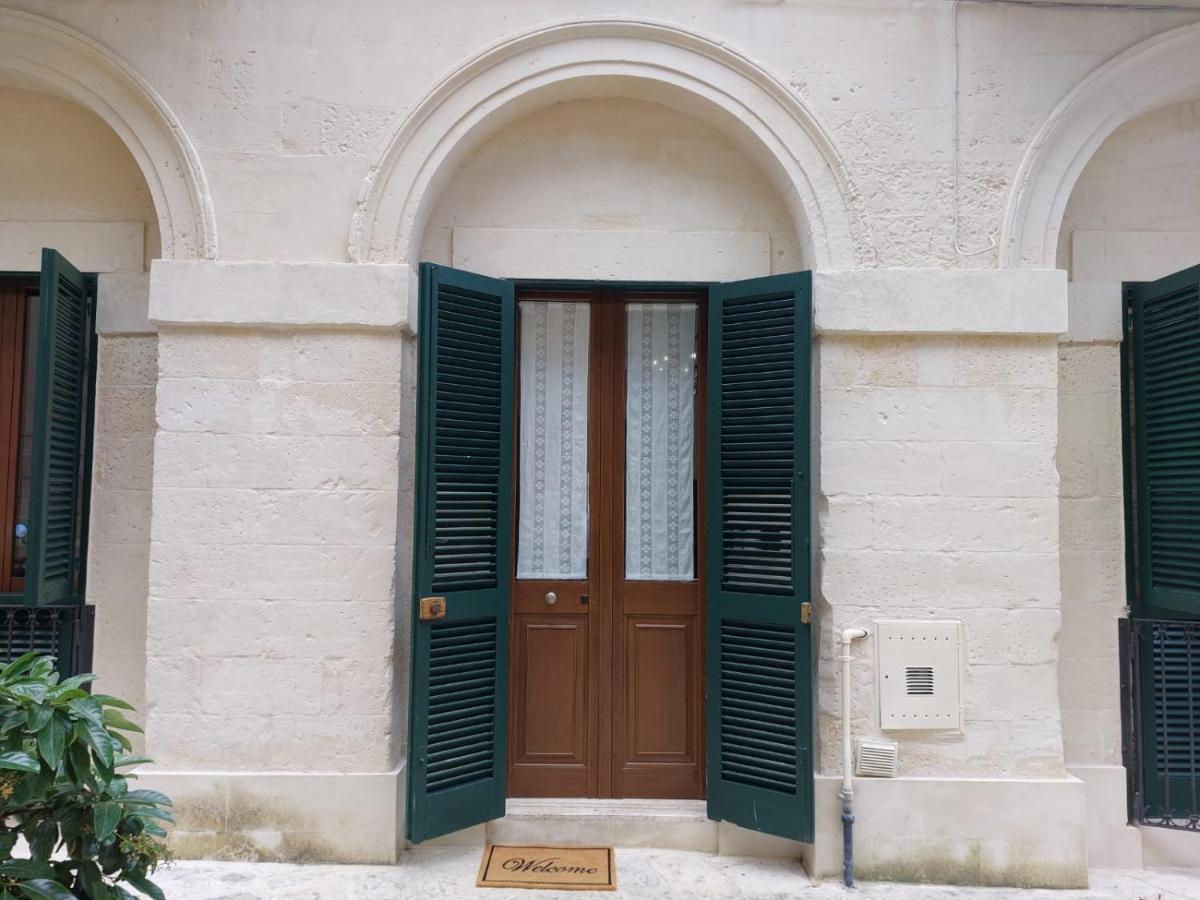 Suite Del Conservatorio Nel Centro Storico Lecce Exterior photo